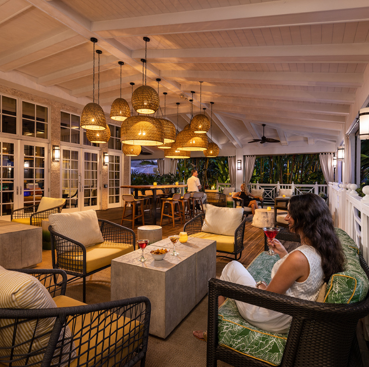 restaurant bar happy hour_inset