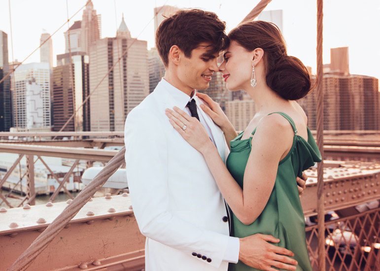 couple on bridge in new york city