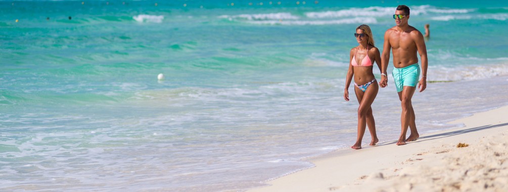 Playacar-Gallery-Walk-On-Beach-582e2f0cc7dc1.jpg