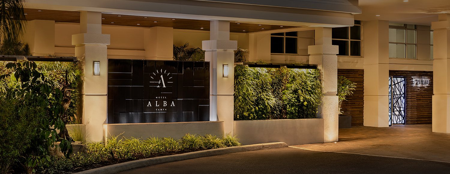 Entrance to Hotel Alba next to restaurant entrance