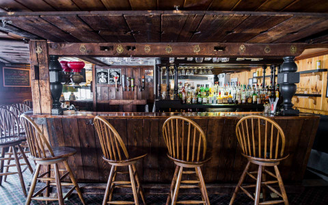 Bar with stools 