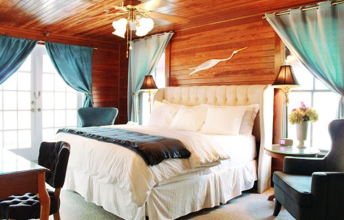 6-Riverview-Yacht-Suite1.jpg