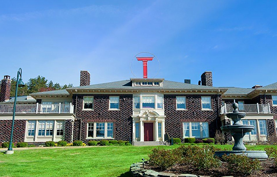 TraditionsattheGlen resort Header