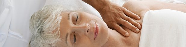 AGE-DEFYING NECK & DÉCOLLETÉ TREATMENT* Inset