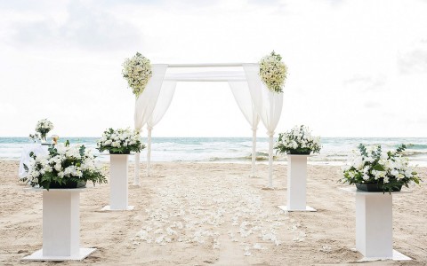 beach set up for a ceremony