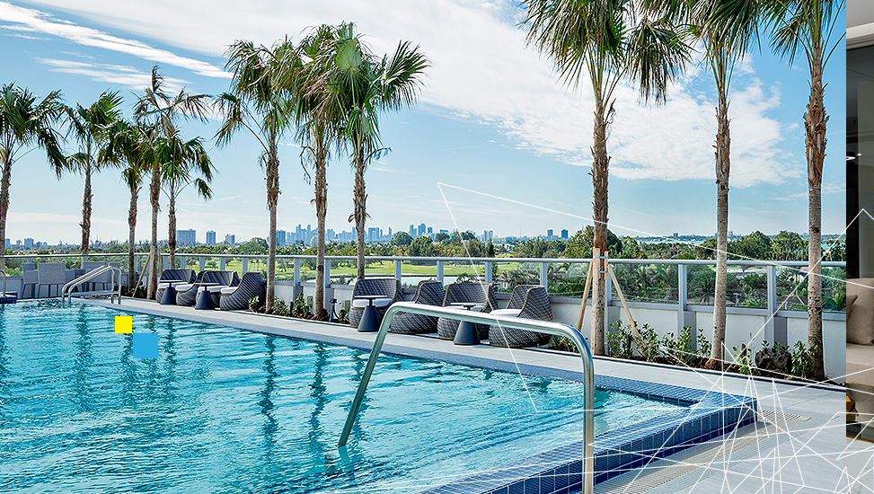 Tryp Miami swimming pool