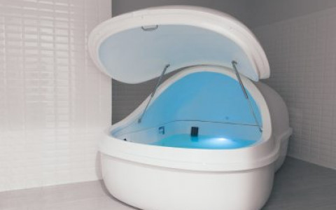 Flotation therapy tub