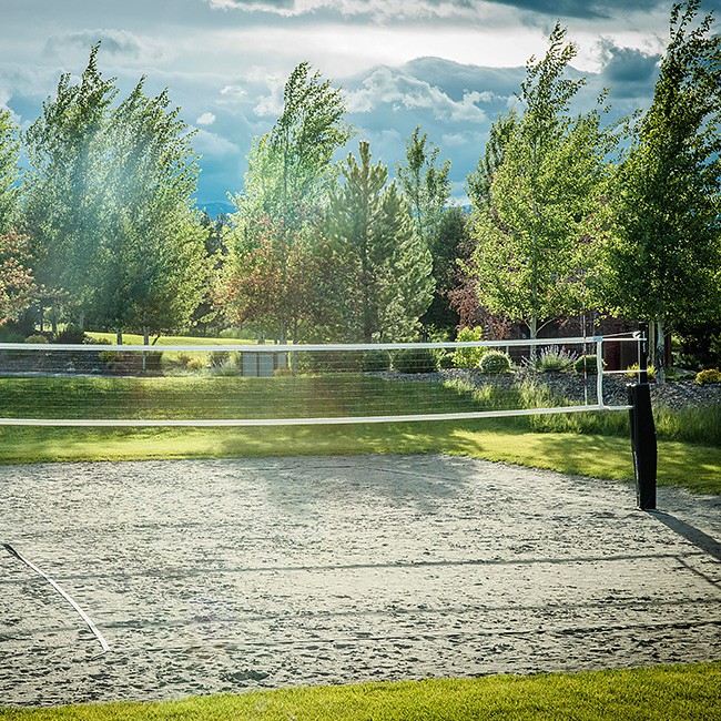 Outdoor volleyball net
