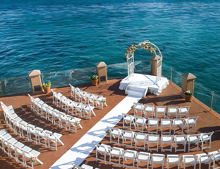 Aerial view of a terrace with a perfect wedding setup