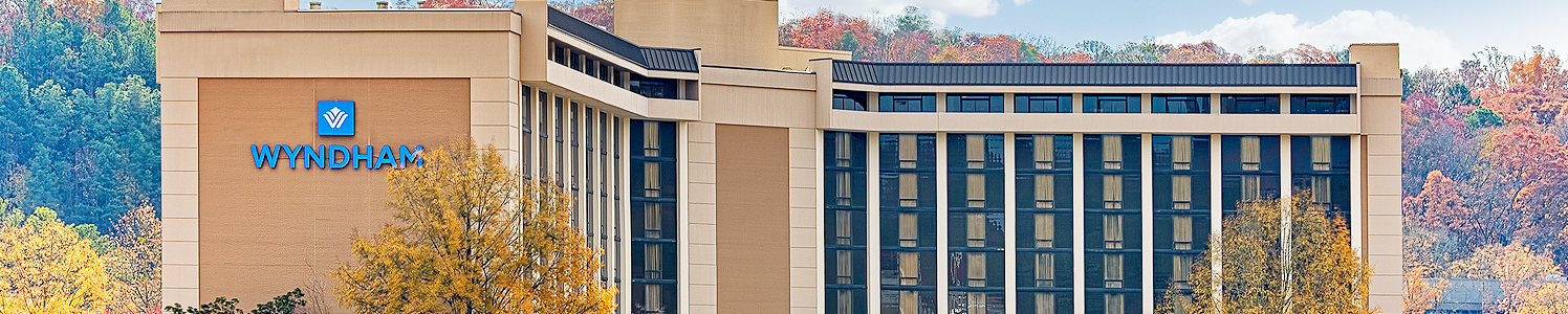 exterior of the wyndham atlanta galleria hotel