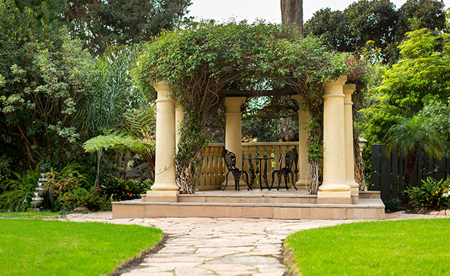 <span>1 | You romanticize the idea</span><br> of staying at a historic hotel